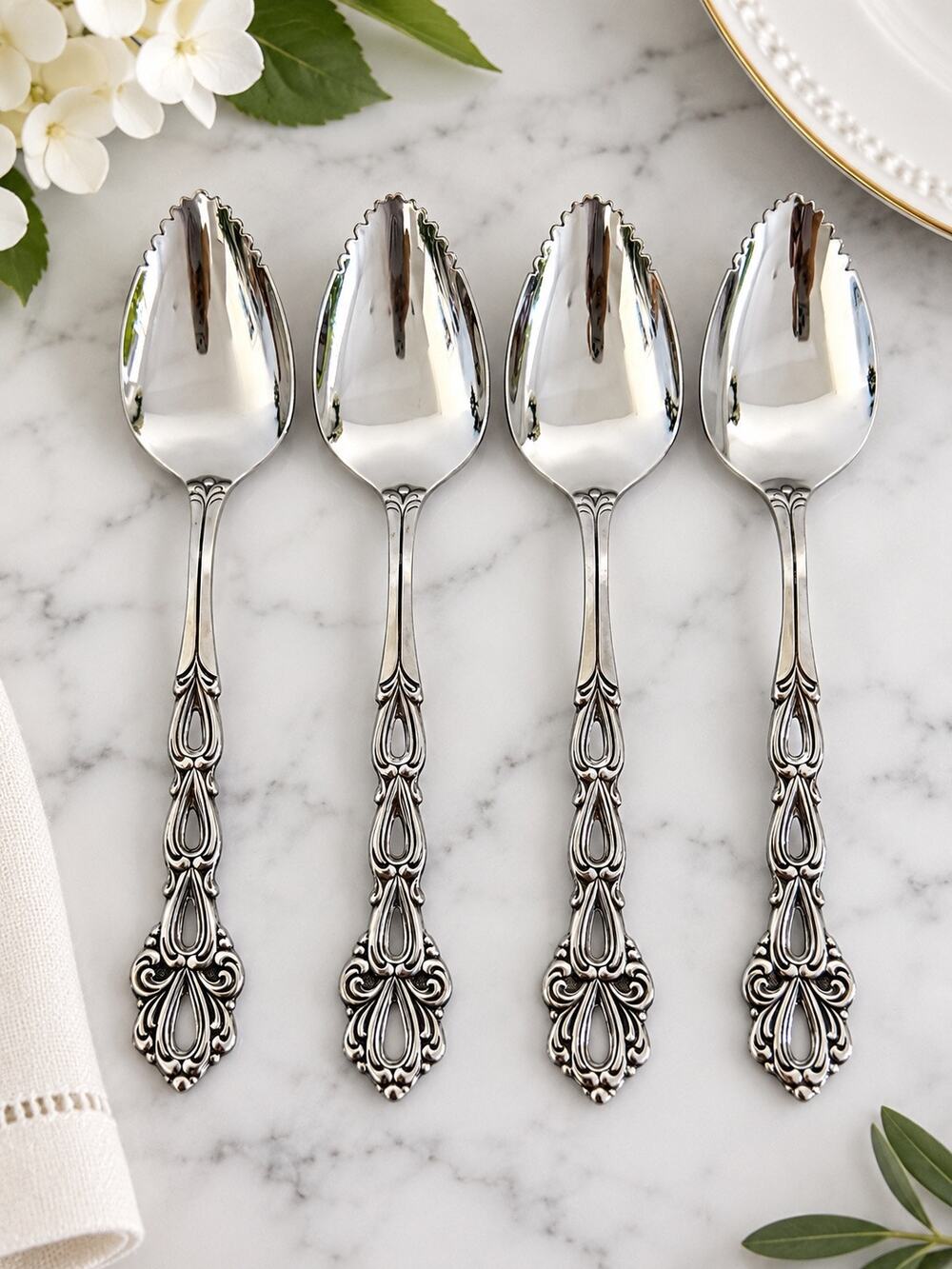 Oneida Chandelier Fruit Spoons Set of 4 Grapefruit Citrus Spoons Stainless